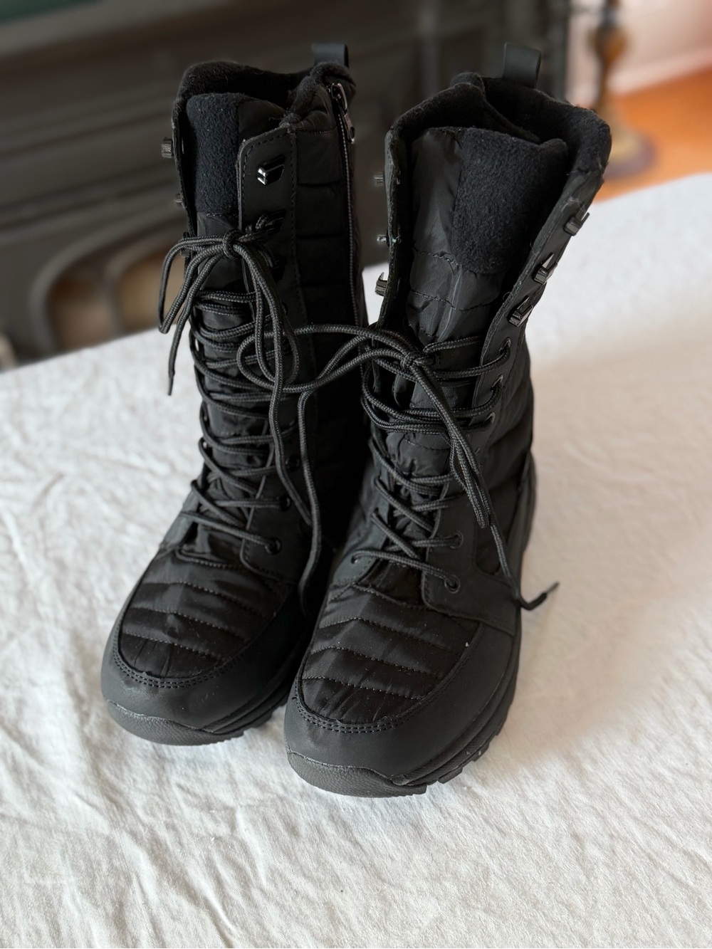 Fran Willor Waterproof Lined Non Slip Lace/ Zip Close Black Snow Boot Size 9